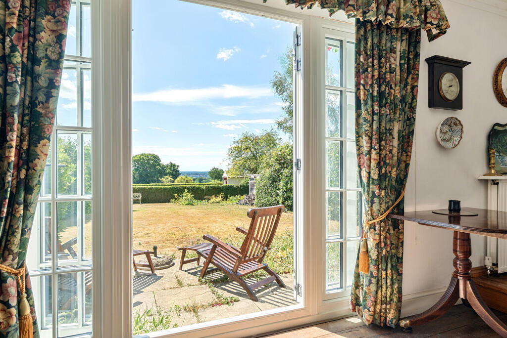 1300269-10-6877a4...