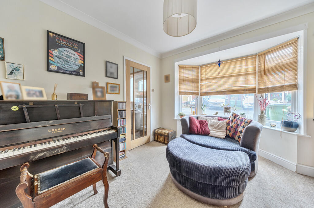 1370385-33-68fa38...