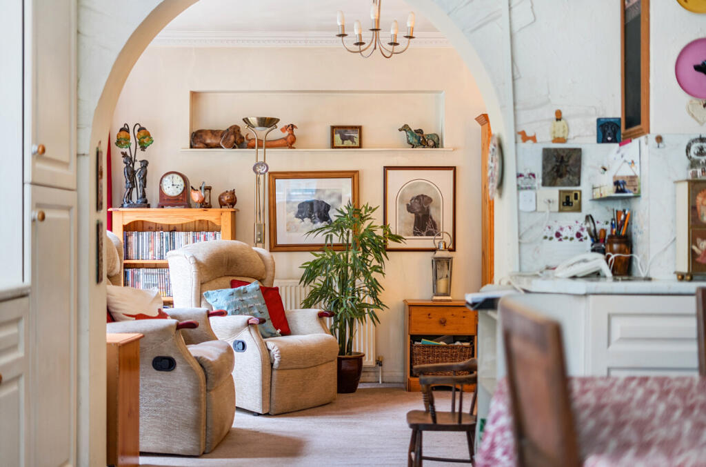 1385762-34-692da7...