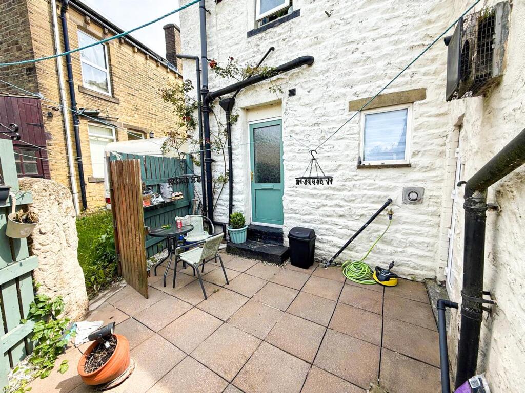 2 bed end terrace Silsden