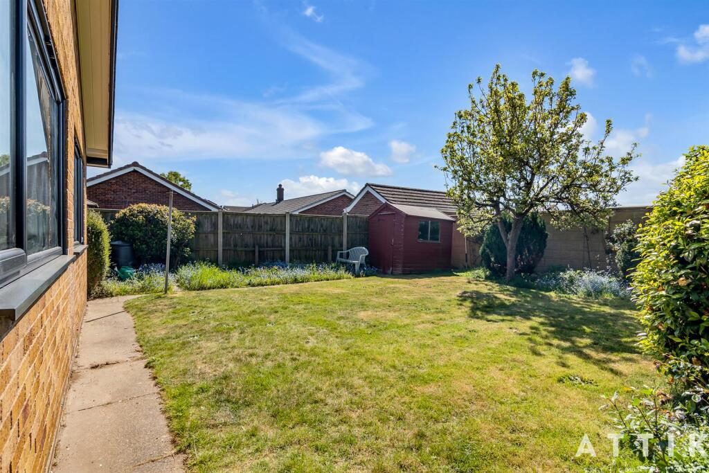 1 Prince Andrews Close, Norwich, NR66XH (25).jpg