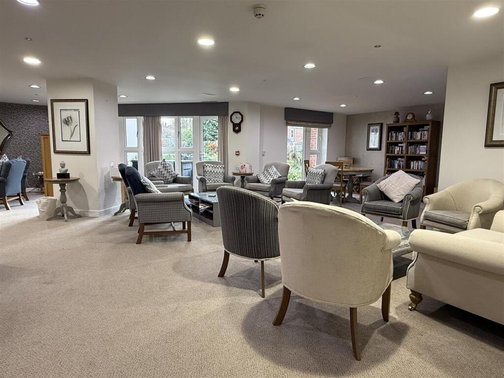 communal lounge.JPG