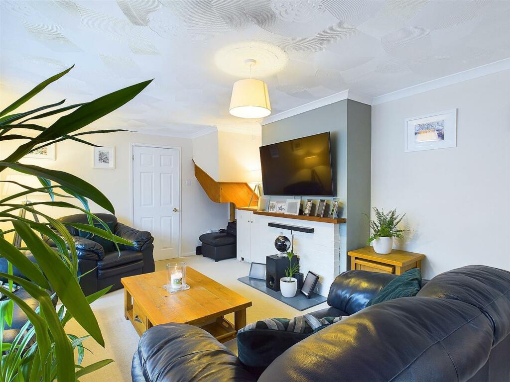 Lounge reverse