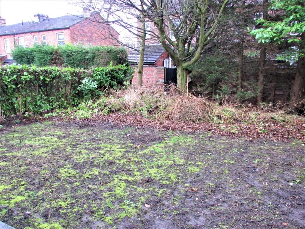 GaskellSt61gdn2.JPG
