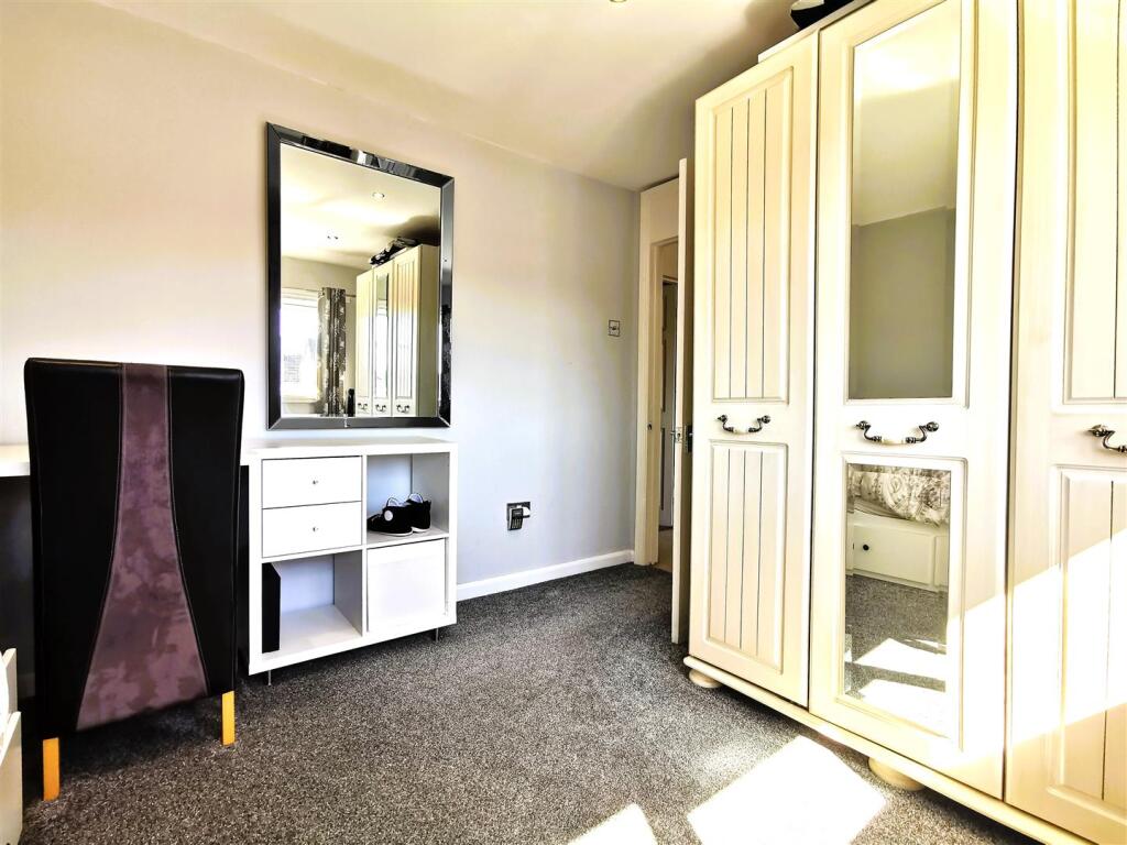 bedroom 2 3.jpg