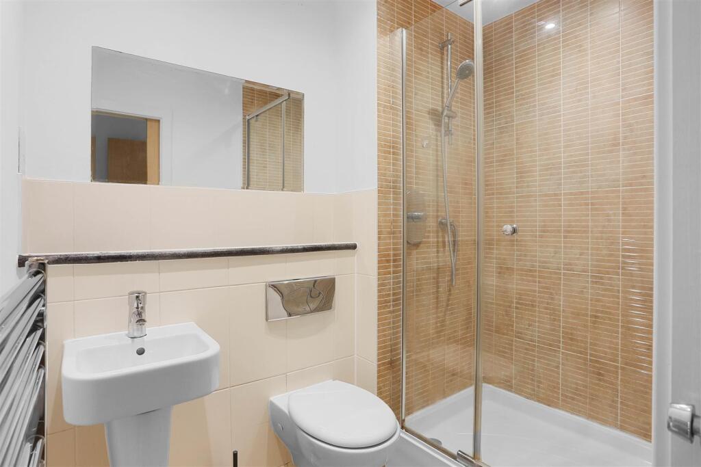 1551556522 - 3 VICTORIA COURT, SM3 - 9.jpg