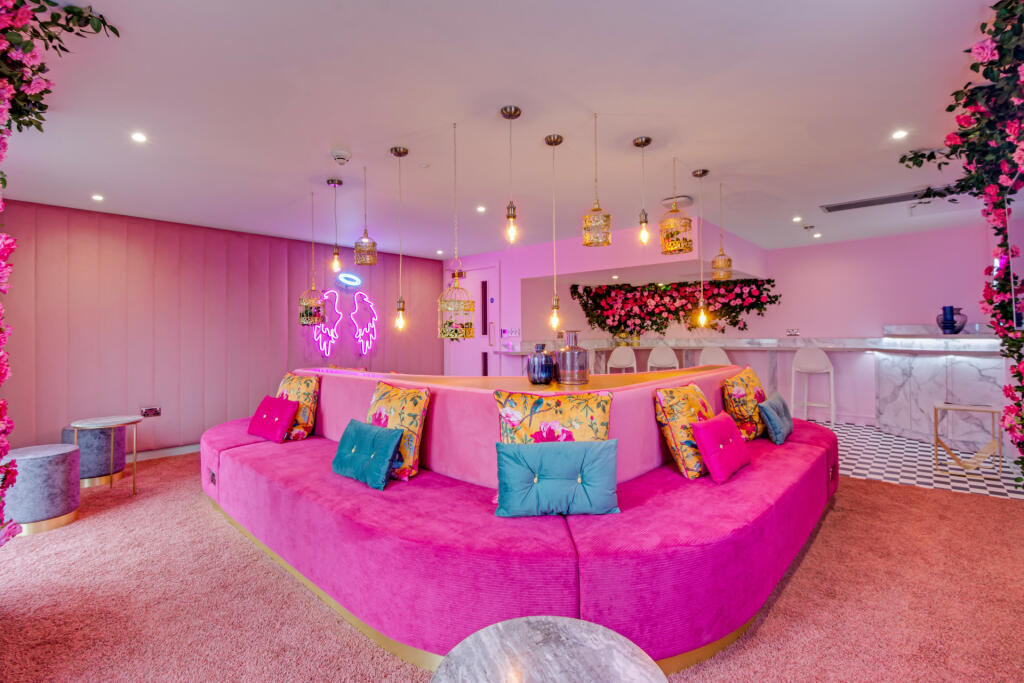 Communal Lounge - Boudoir