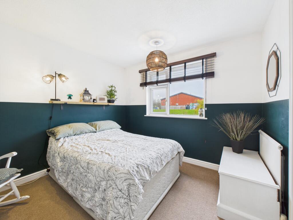 CAM04825G0-PR0244-STILL011