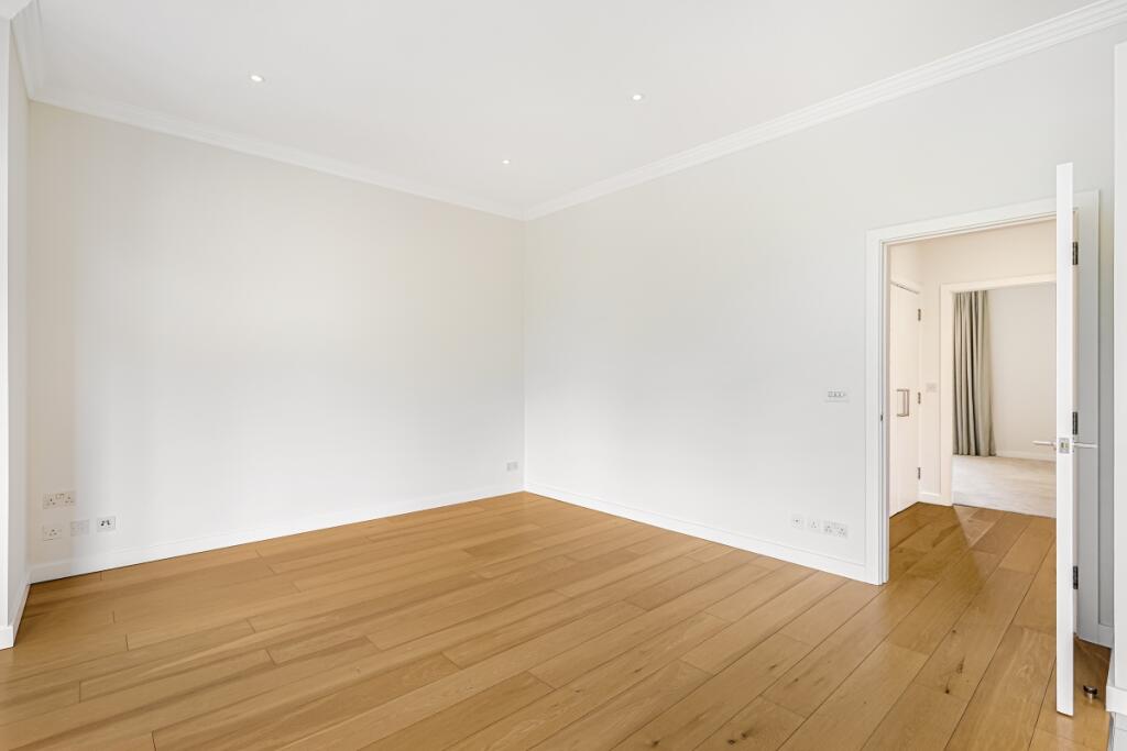 Flat 4 221 Brompt...