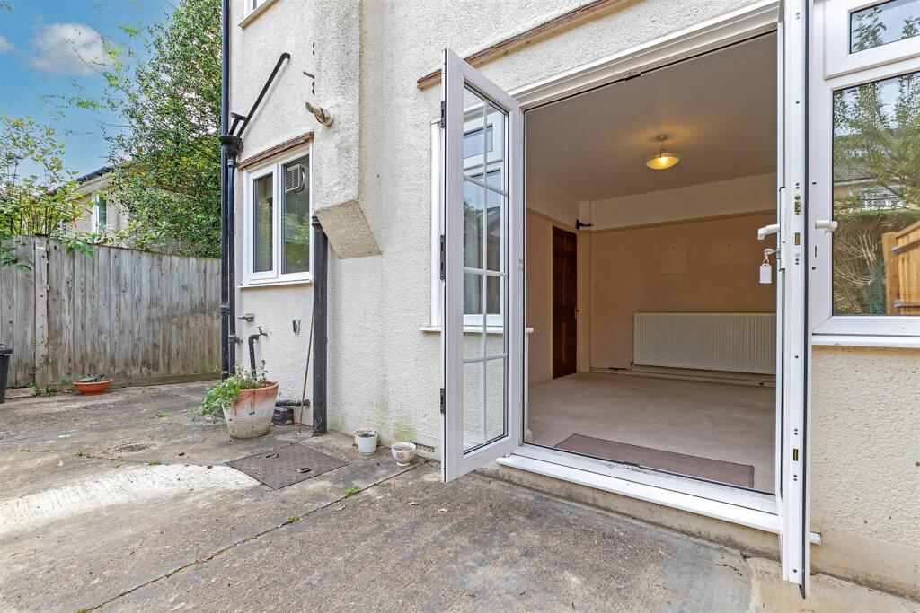 48FrancisAve-26.jpg