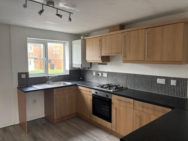 Kitchen 2.jpg