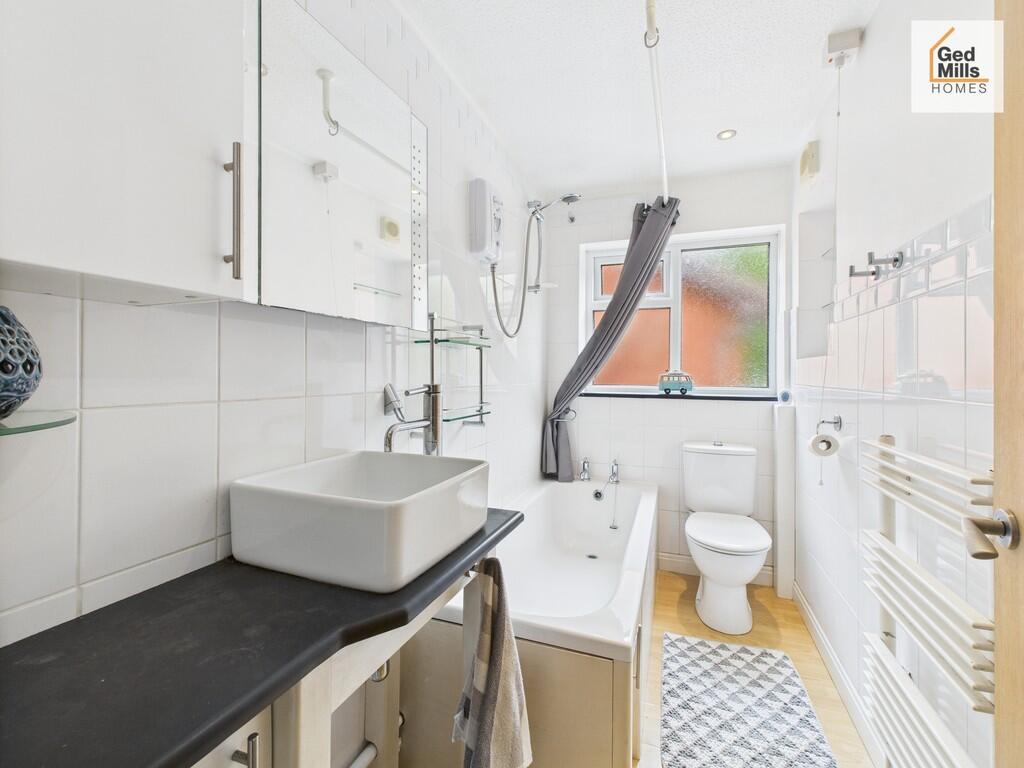 CAM04261G0-PR0082...