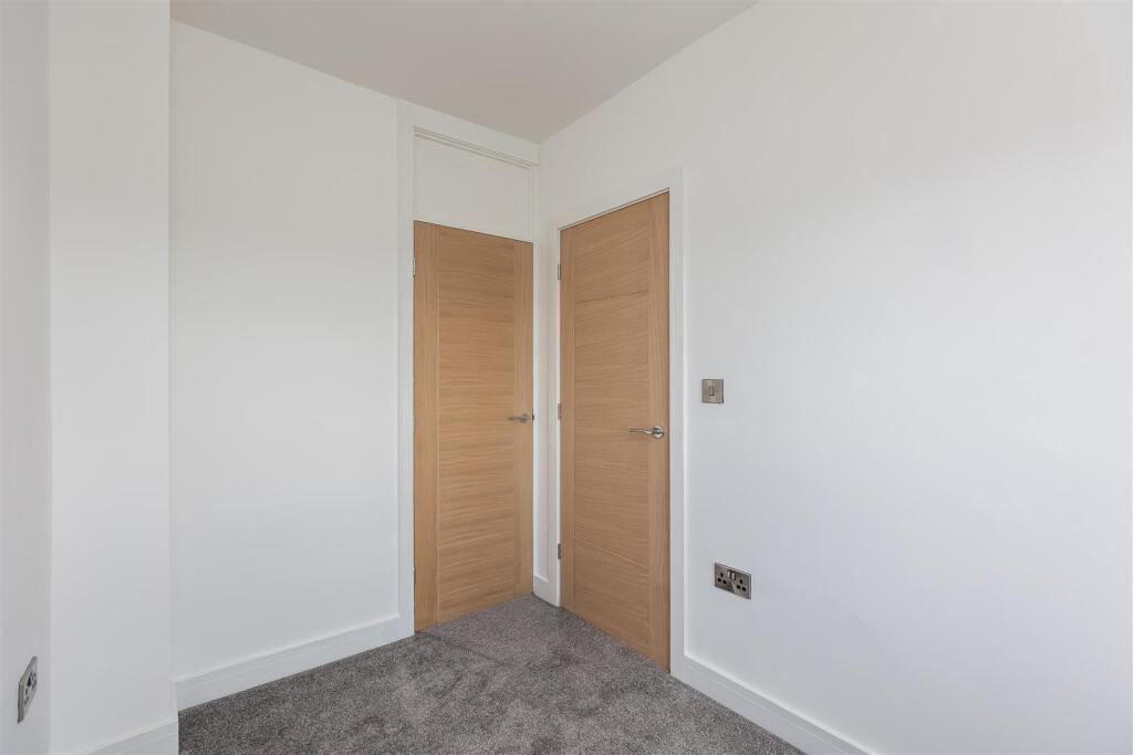 Chestnut Avenue 9 Bedroom 3-2.jpg