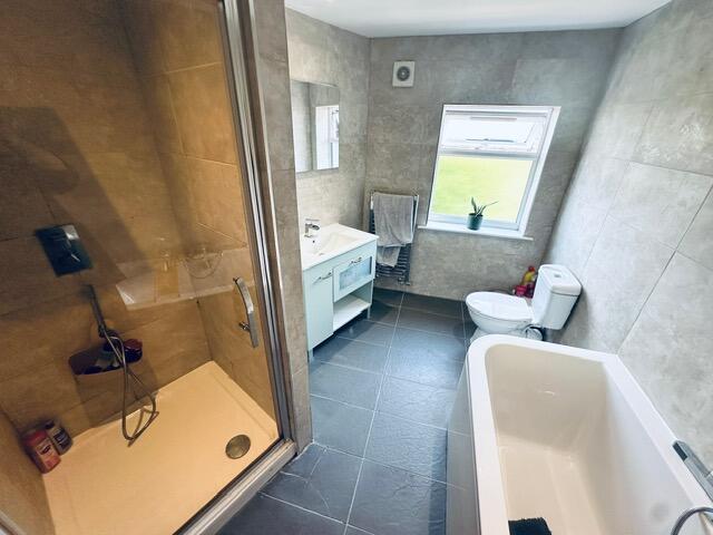 En-suite Bathroom
