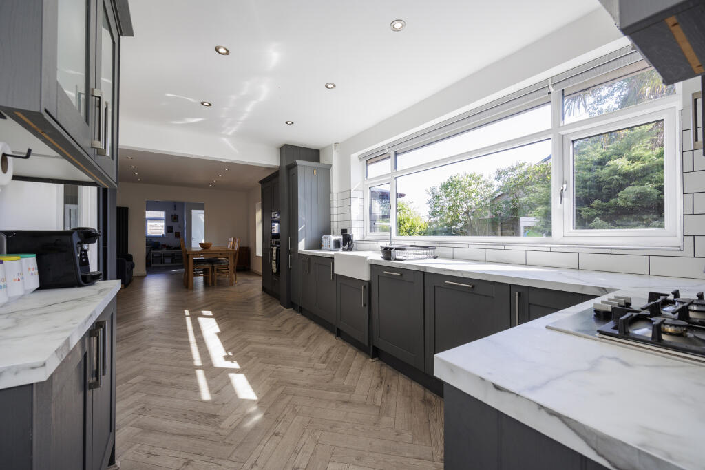 21 Longton avenue-24