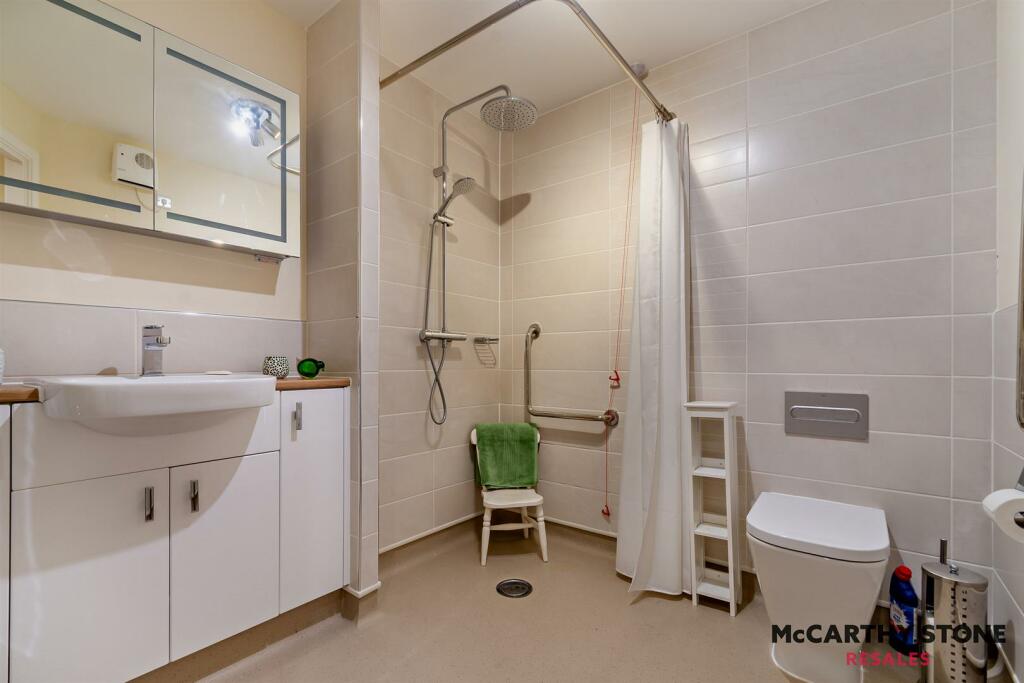 8592257-interior08-800.JPG