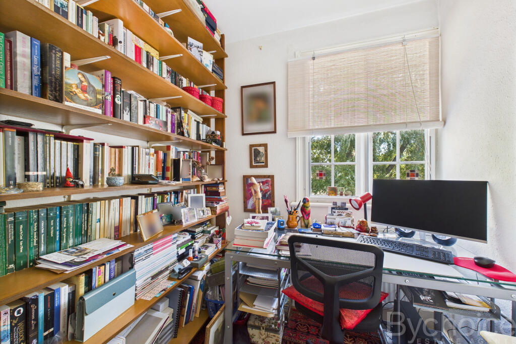 CAM05454G0-PR0042-STILL014