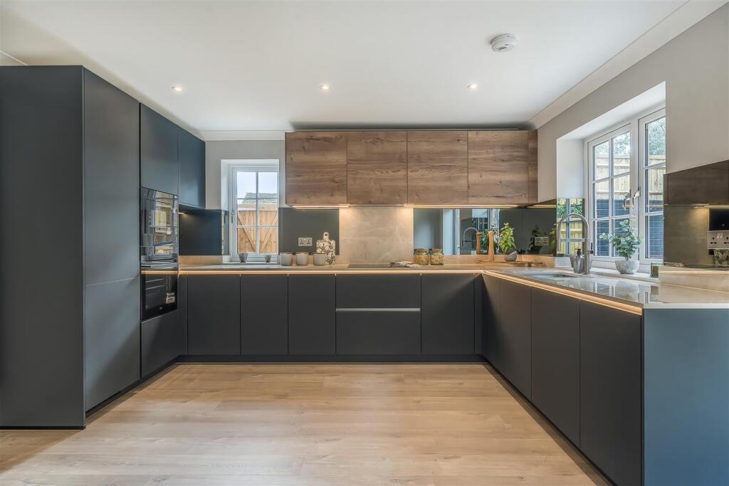 kitchen dining room 2.jpg