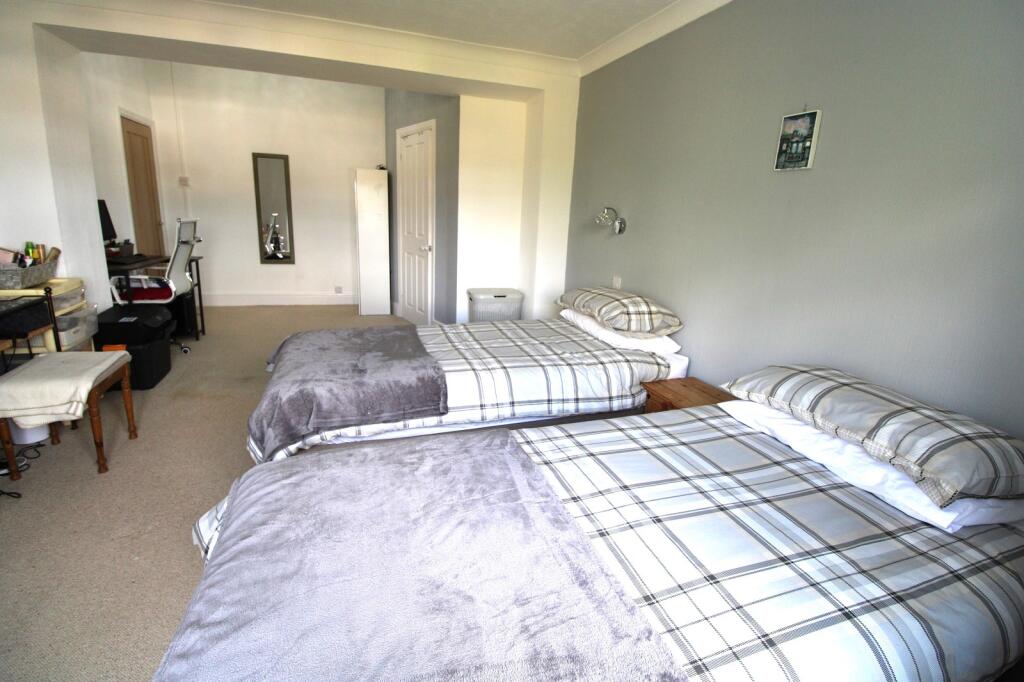 Master Bedroom with Walk-In Wardrobe &amp; Jack &amp; Jill En-Suite Bathroom