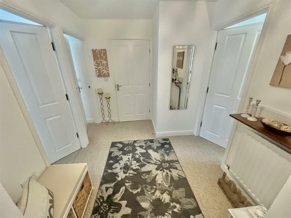 Hallway Aspect 2