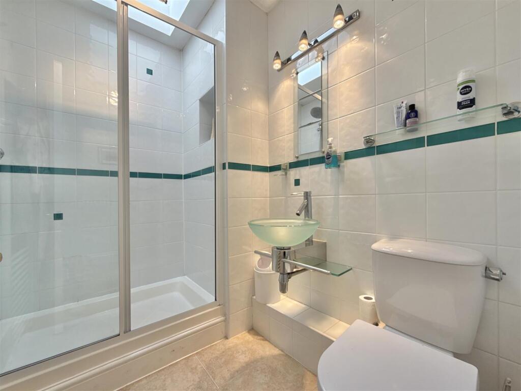 Jack n Jill Shower Room.jpg