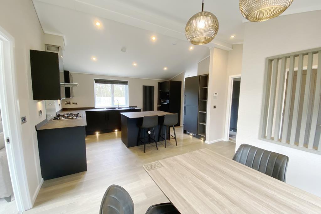 Kitchen/Dining Rm