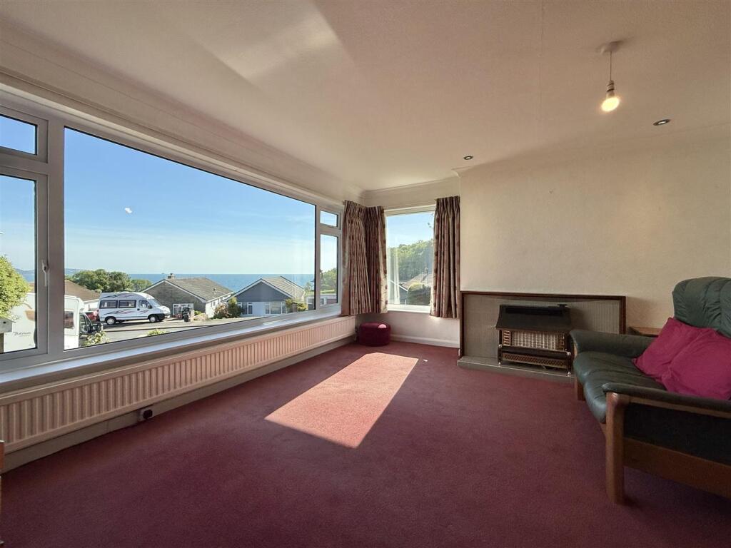 Lounge &amp; View.JPG