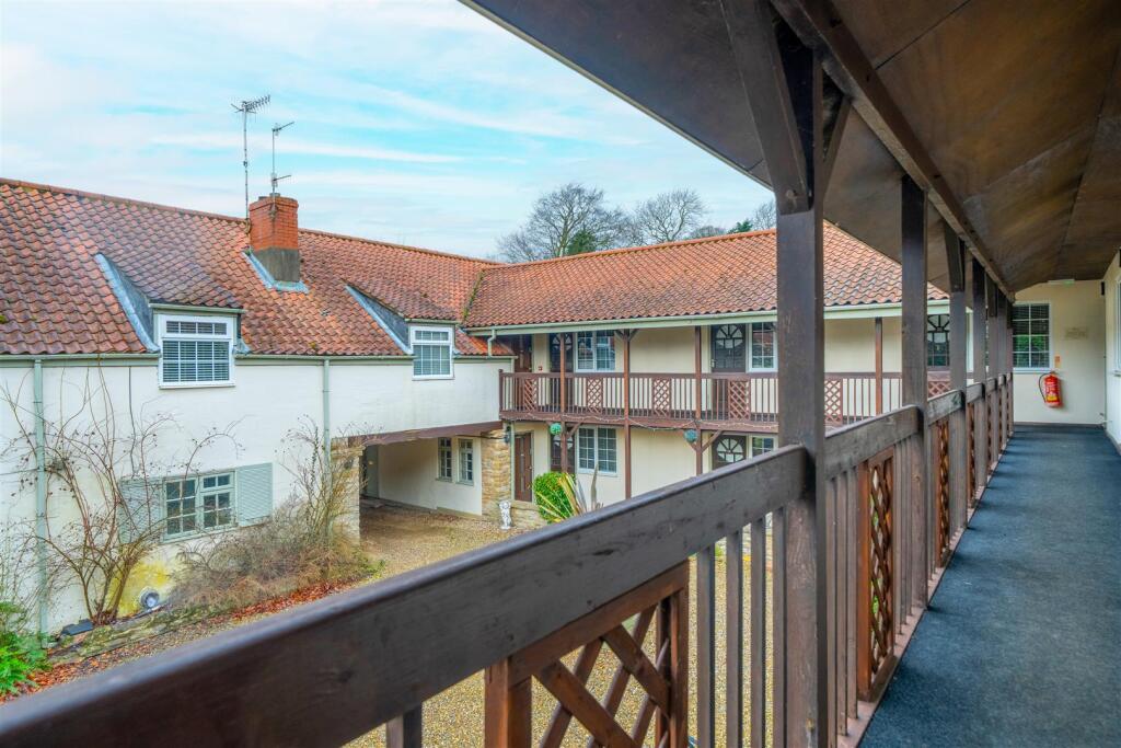 24235 East Ayton Lodge Hotel-050.jpg