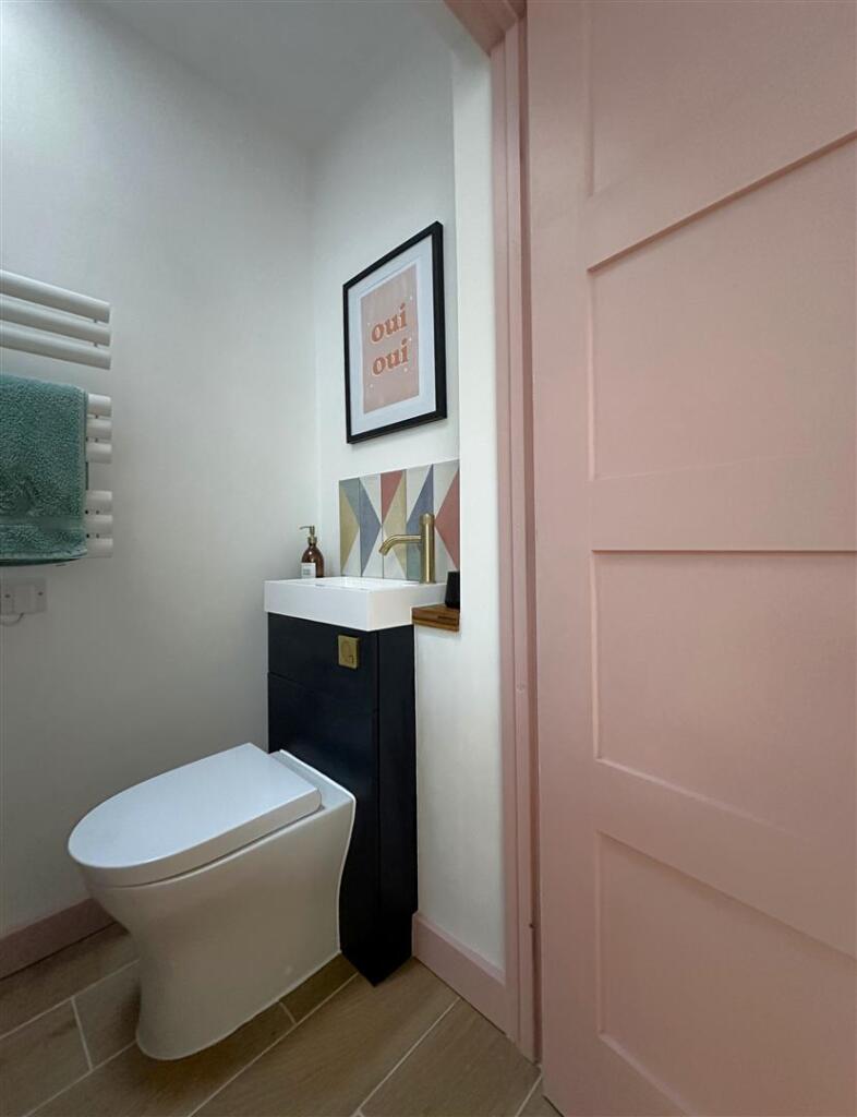 Toilet/Shower Room