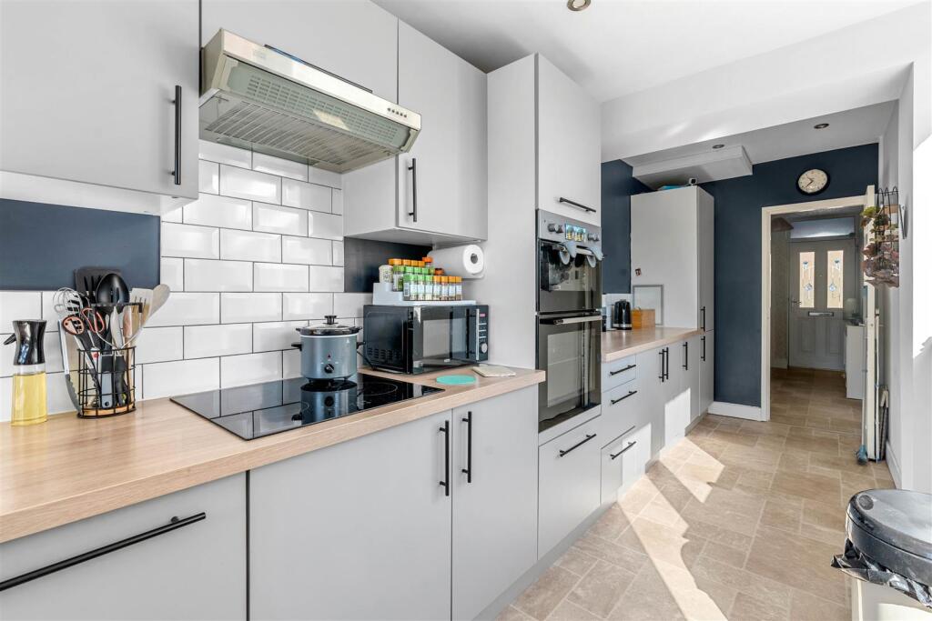 54 Ravensdale Rd NWM (8 of 27).jpg