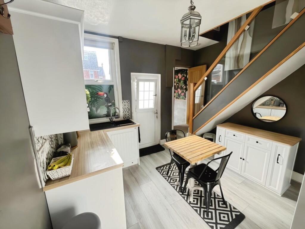 225592df-kitchen 203.jpg