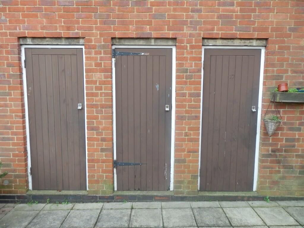 MIDDLE SHED