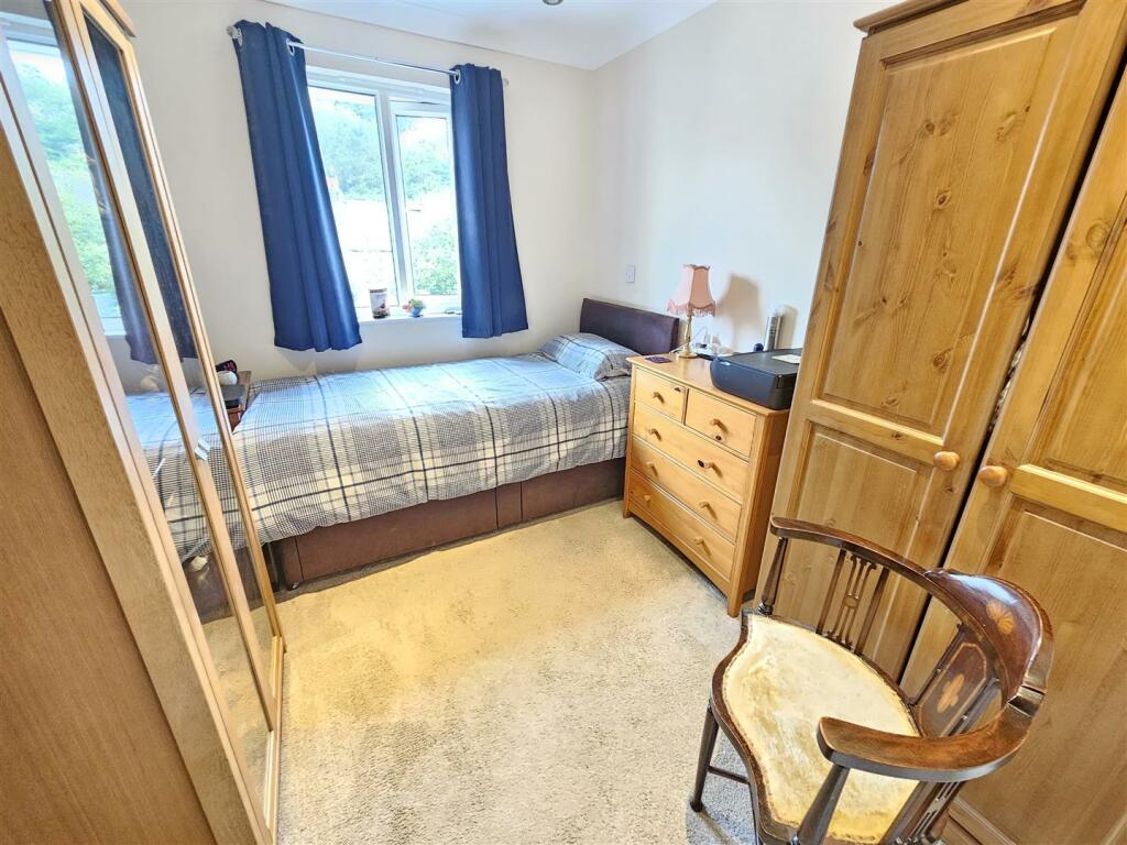 Bedroom 3.jpg