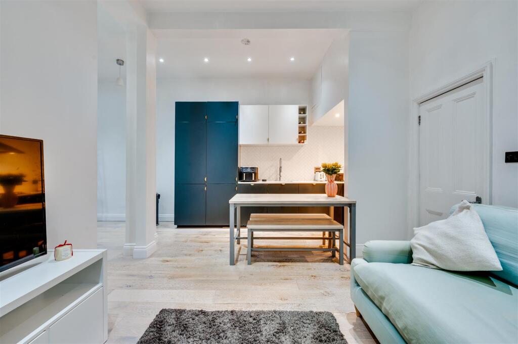 Daniels_ Acton Lane, London, NW10_12.jpg