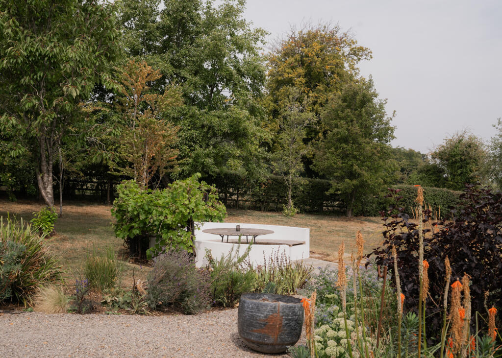 304849 - The Long Barn, Isle of Wight Lane, Ken...