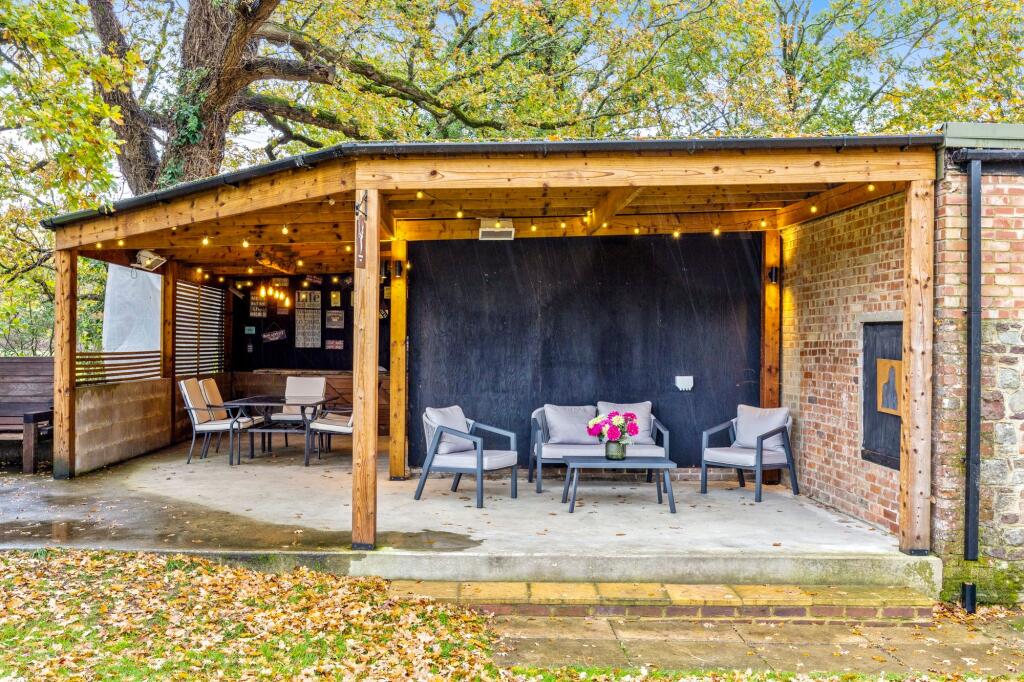 Covered bar area
