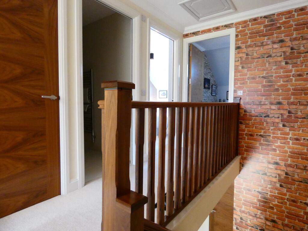 STAIRS / LANDING