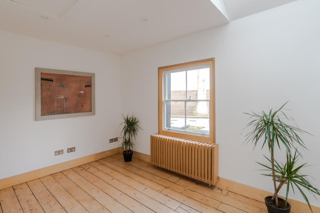 254087 - St Jude's Cottage-9.jpg