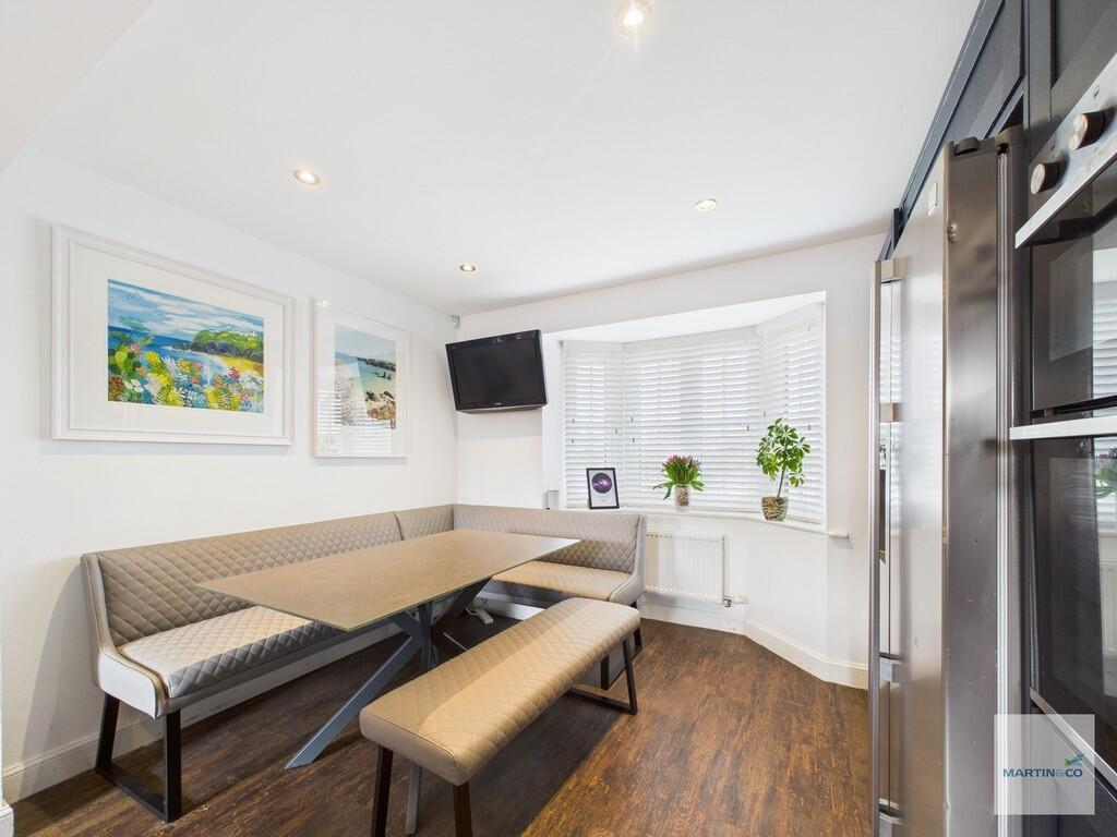 CAM03394G0-PR0252...