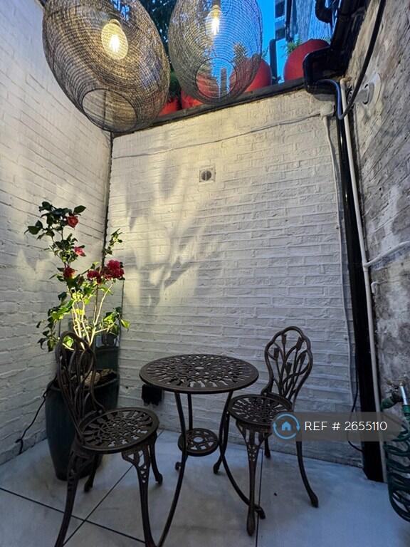 Rear Courtyard