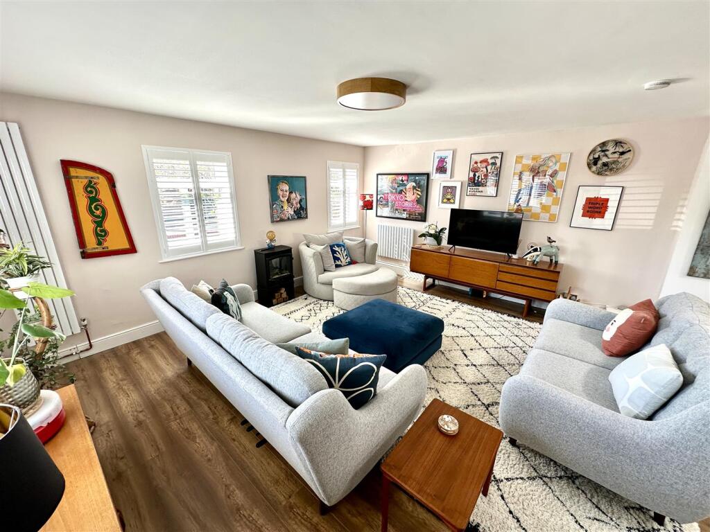 KITCHEN/DINING/FAMILY ROOM