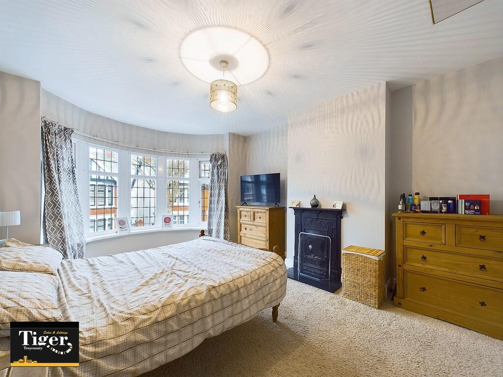 CAM02176G0-PR0447...