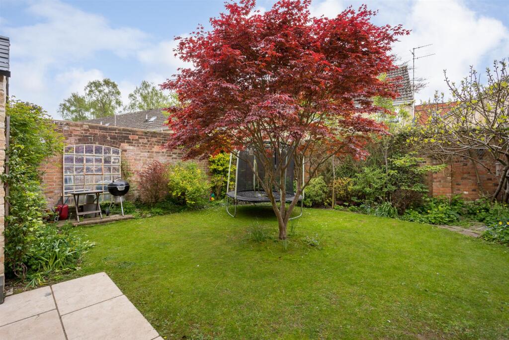 20 - 4 Victoria Road - GL7 1EN - Web.jpg