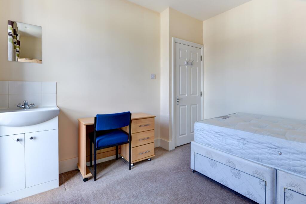 27 Hollingbury Road Bedroom 5 (2)