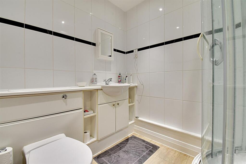 Ensuite.jpg