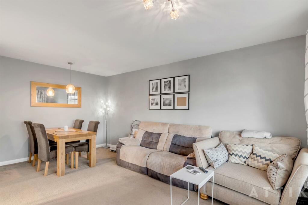 36 Lansbury Rd, Halesworth IP19 8SA (19).jpg