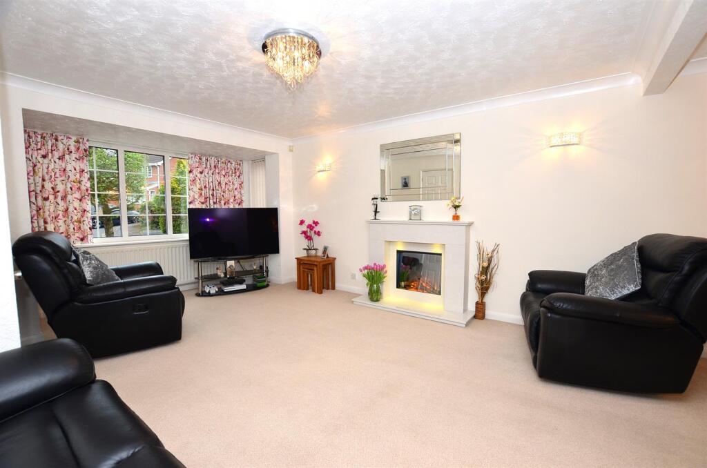 Lounge / Dining Room