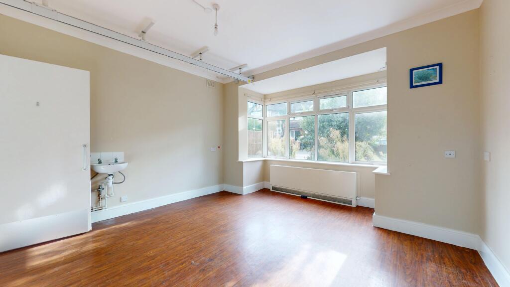 4 &amp; 6 Rosswood Gardens, Wallington SM6 8QZ