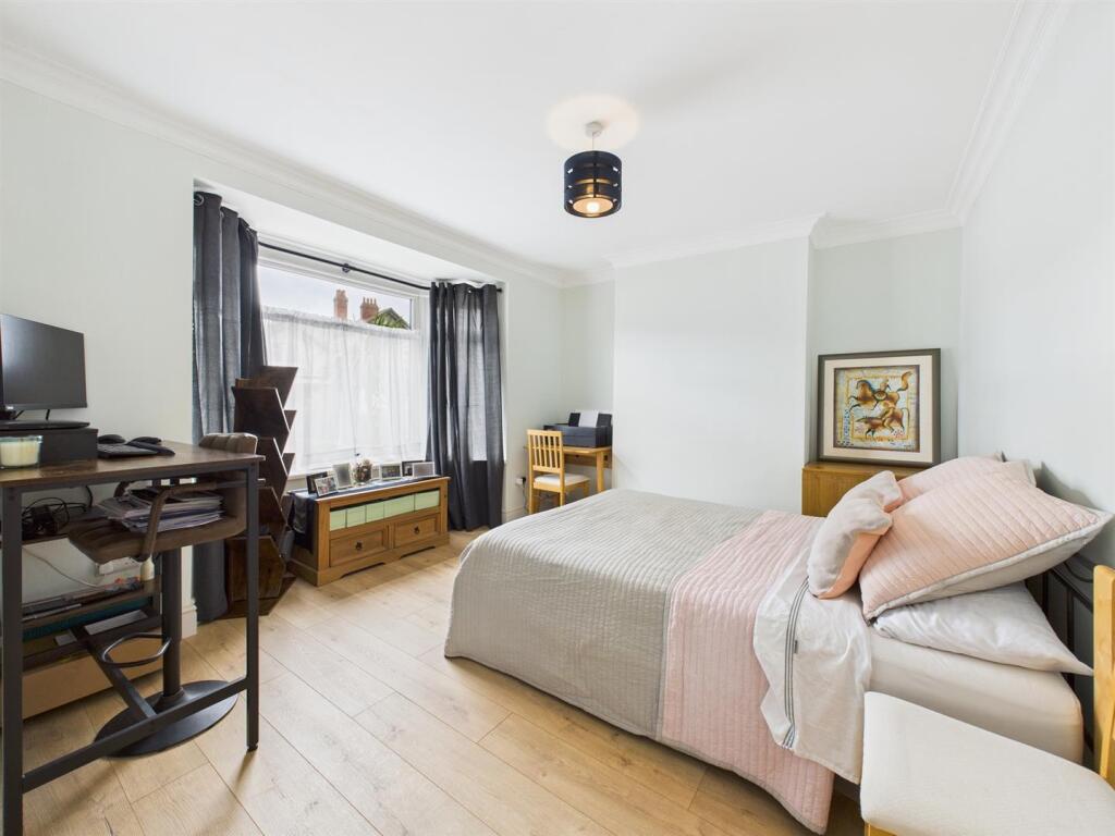 Bedroom: