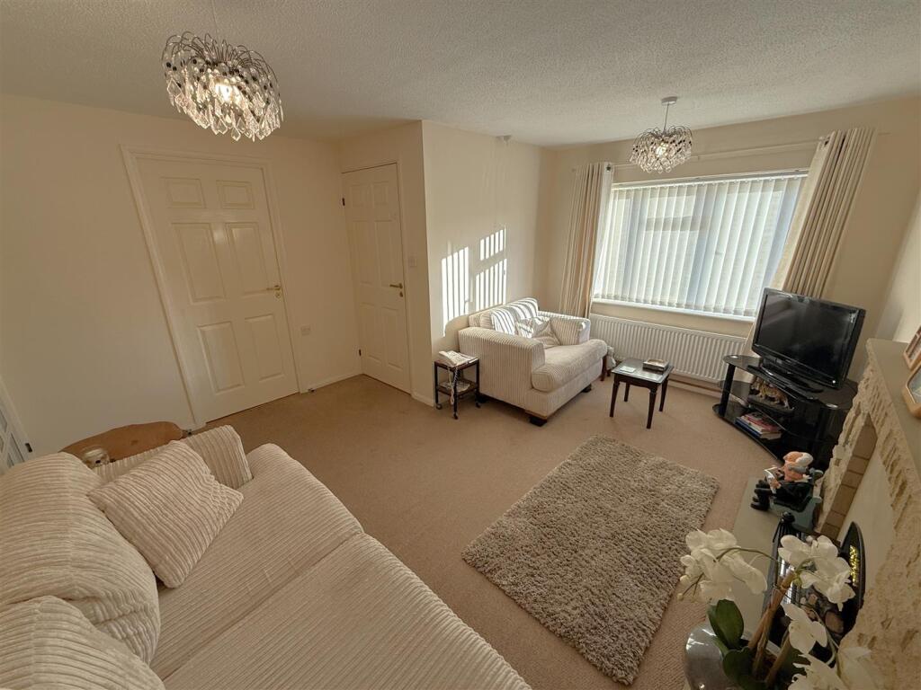 Living Room B.JPG